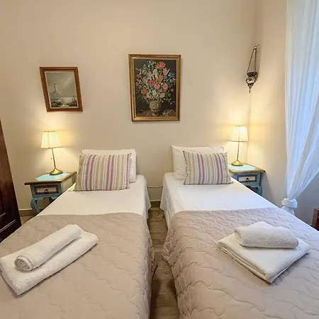 Dion And Eva's Oldtown Apartamento Corfu (city)